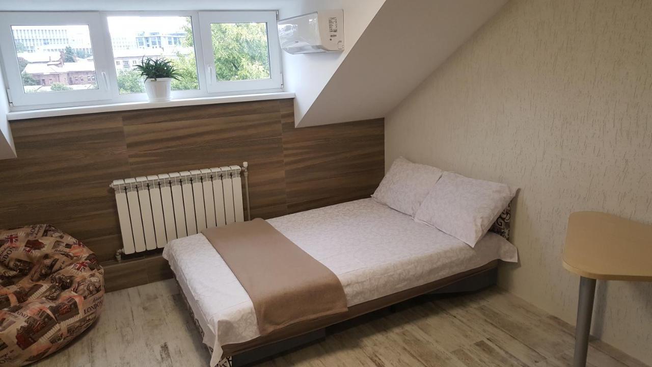 Короленко 25 Kharkiv Exterior photo